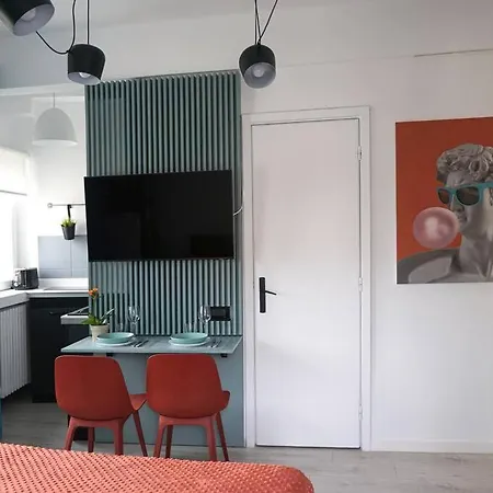 Pop Stylish - Center * Boekarest