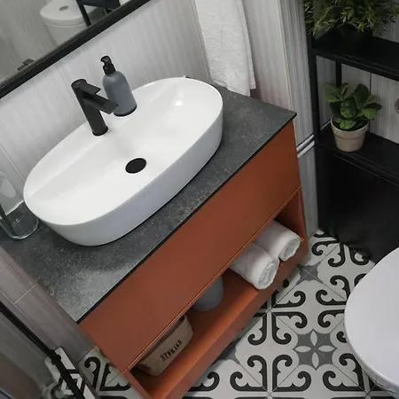 Apartment Pop Stylish - Center
